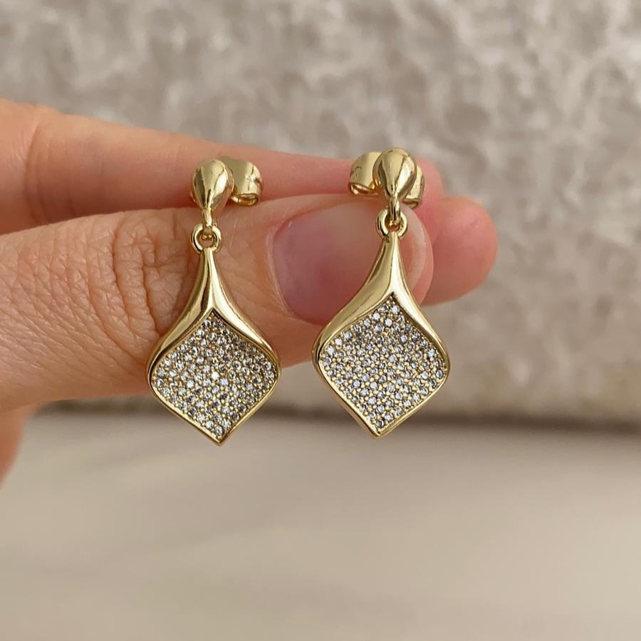 Xuping Gold Rengi Taşlı Otantık Küpe