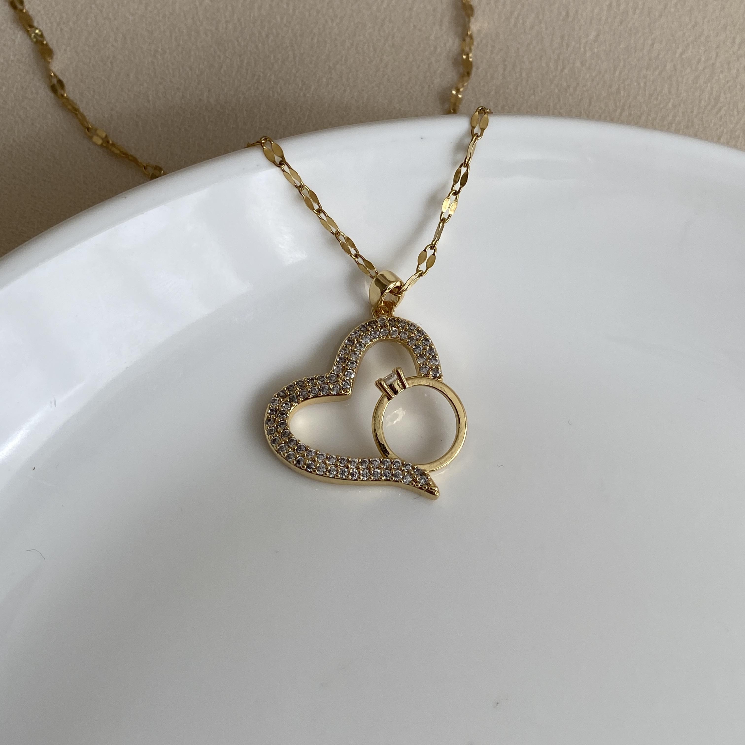 Çelik Gold Rengi Yüzük Detaylı Kalpli Kolye