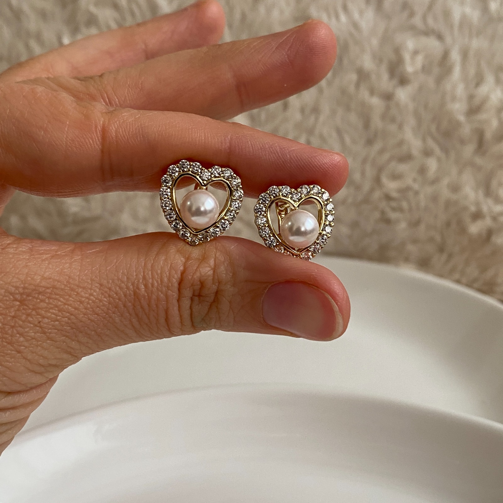 Xuping Gold Rengi Ortası İncili Kalp Küpe