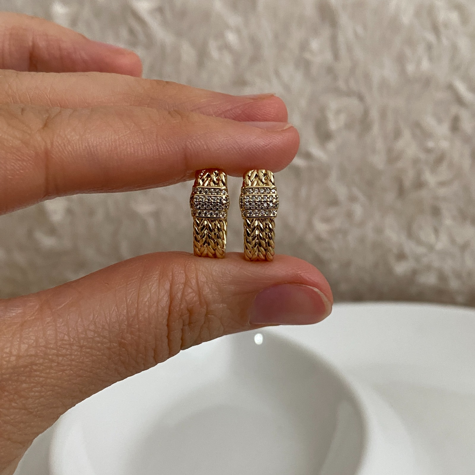 Xuping Gold Rengi Örgü Detaylı Vintage Küpe