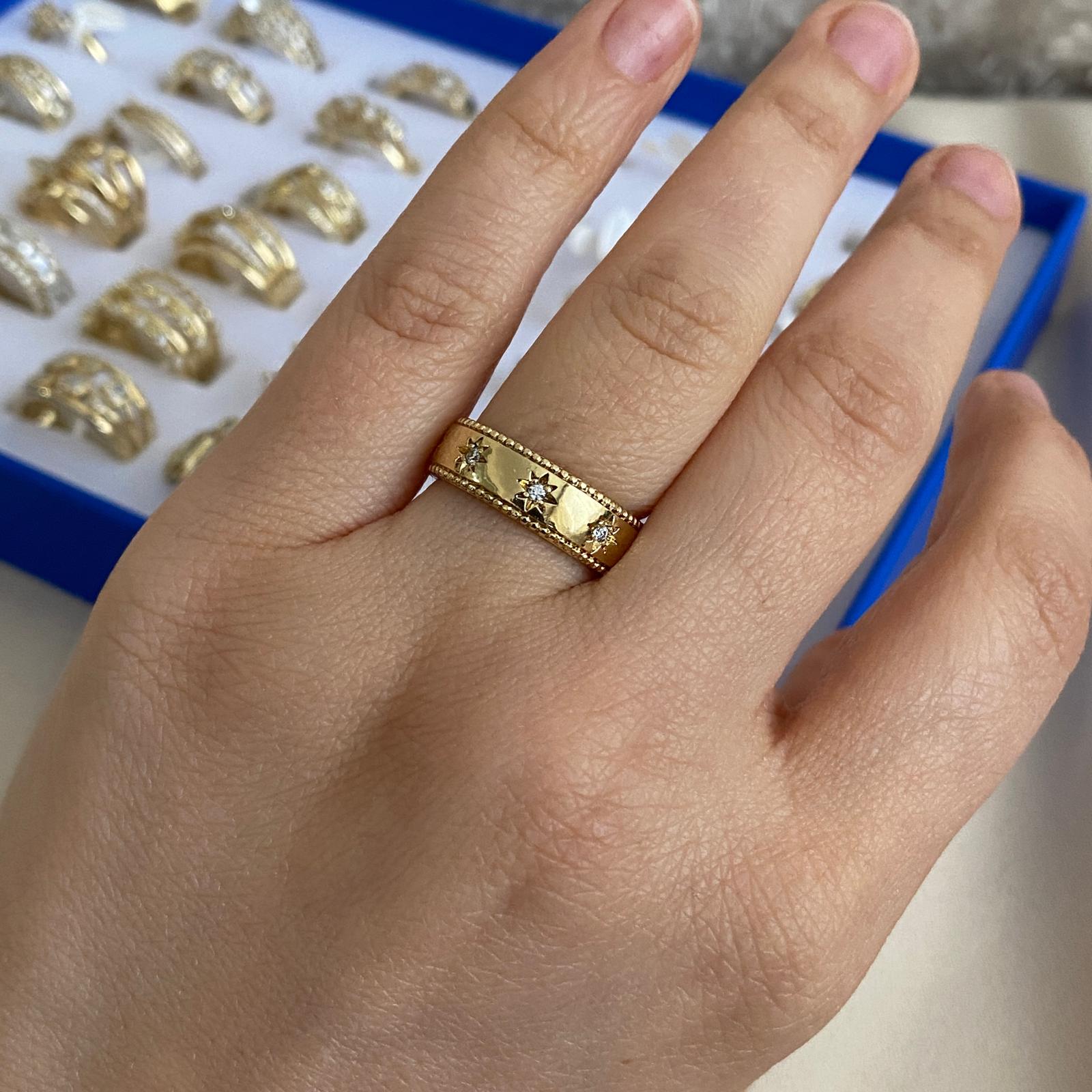 Xuping Gold Rengi Yıldız Detaylı Alyans Yüzük