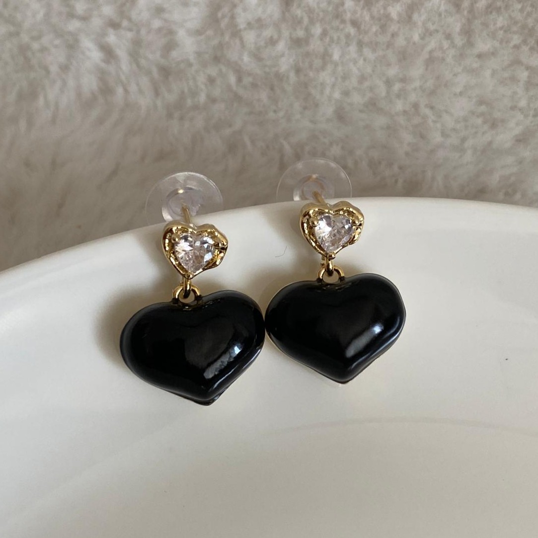 FJ Siyah Renk Kalp Küpe