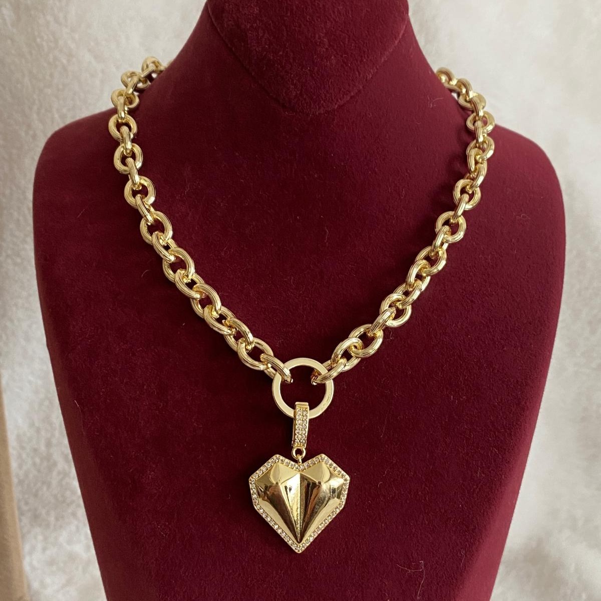 Fully X Gold Rengi Bombeli Kalp Uçlu Kolye