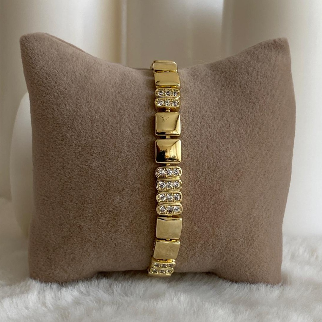 Xuping Gold Rengi DÖrt Sıra Taşlı Kare Bileklik