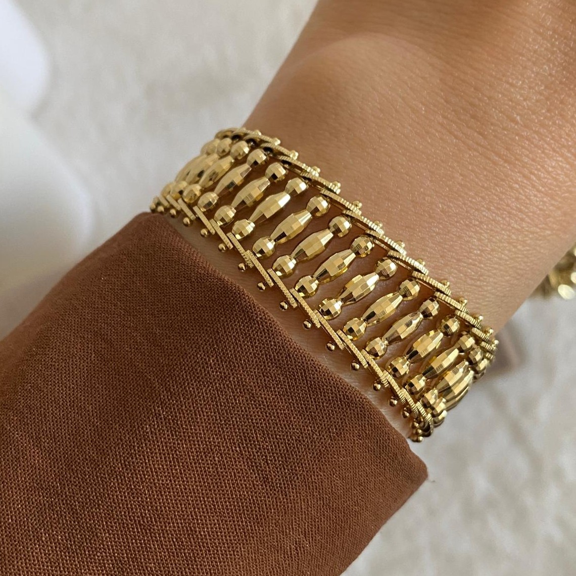 Xuping Gold Rengi Kalın Silindir Dorikalı Bileklik