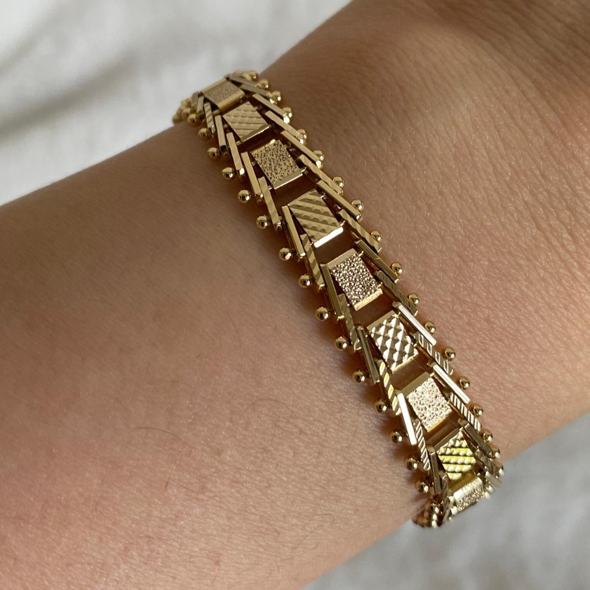 Xuping Gold Rengi Piramit Bileklik