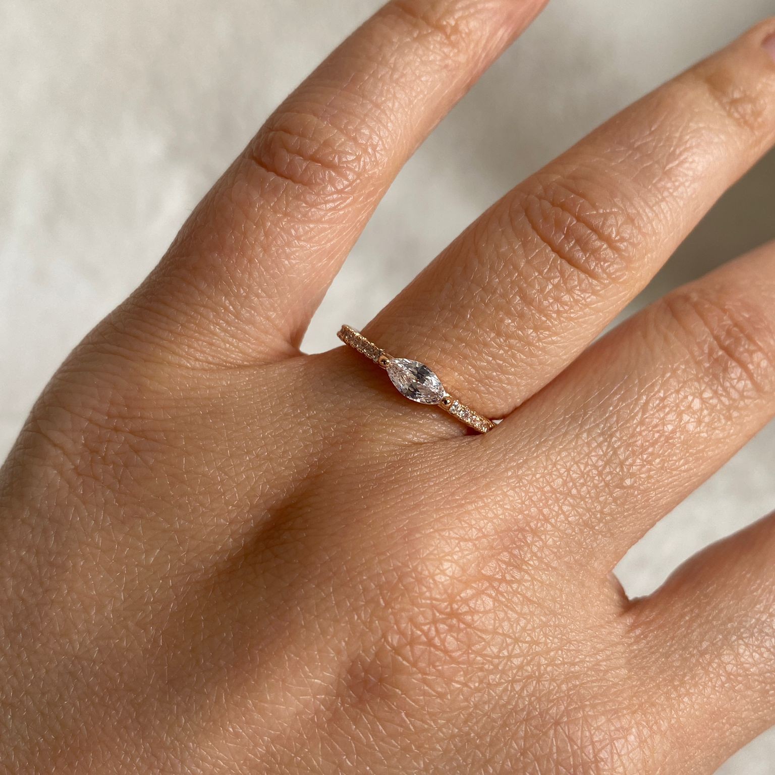 Xupıng Rose Rengi Oval Taşlı Yüzük