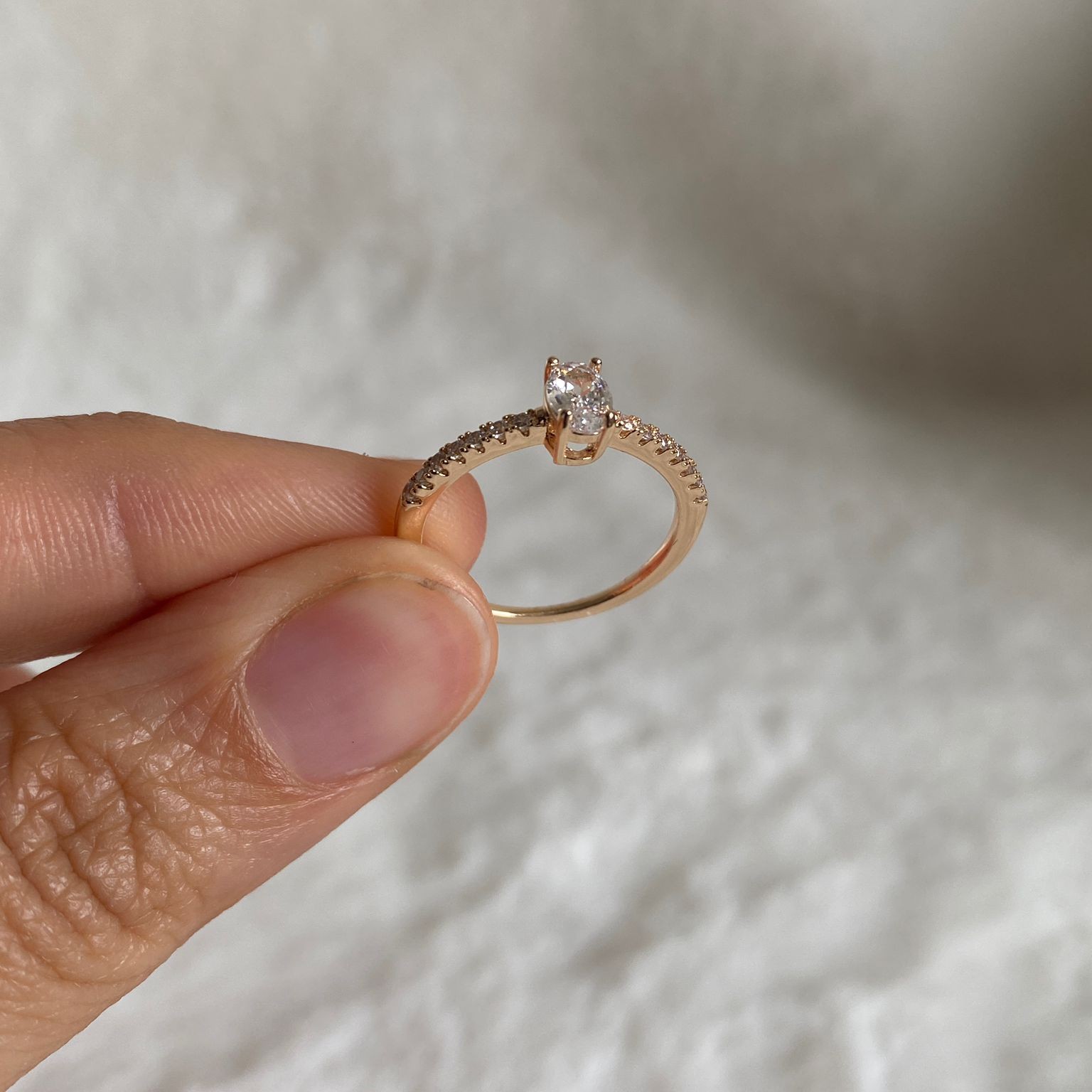 Xuping Rose  Rengi Dikdörtgen Taşlı Yüzük