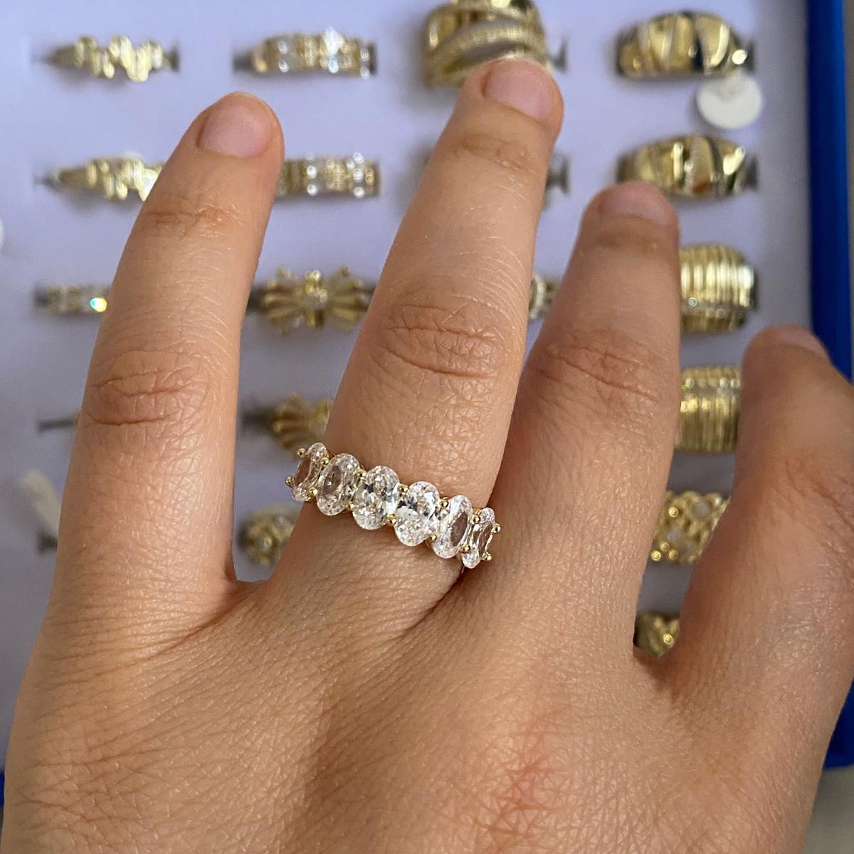 Xuping Gold Rengi 6 Taşlı Yüzük