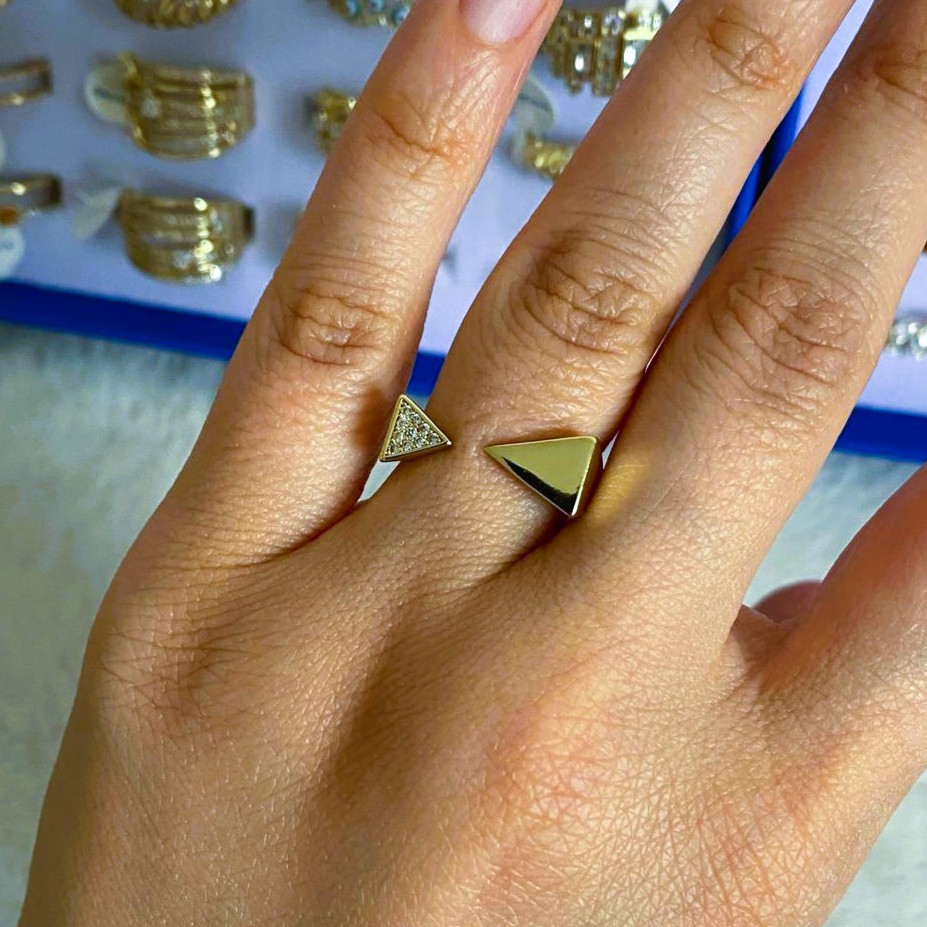 Xuping Gold Rengi Üçgen Detay Yüzük