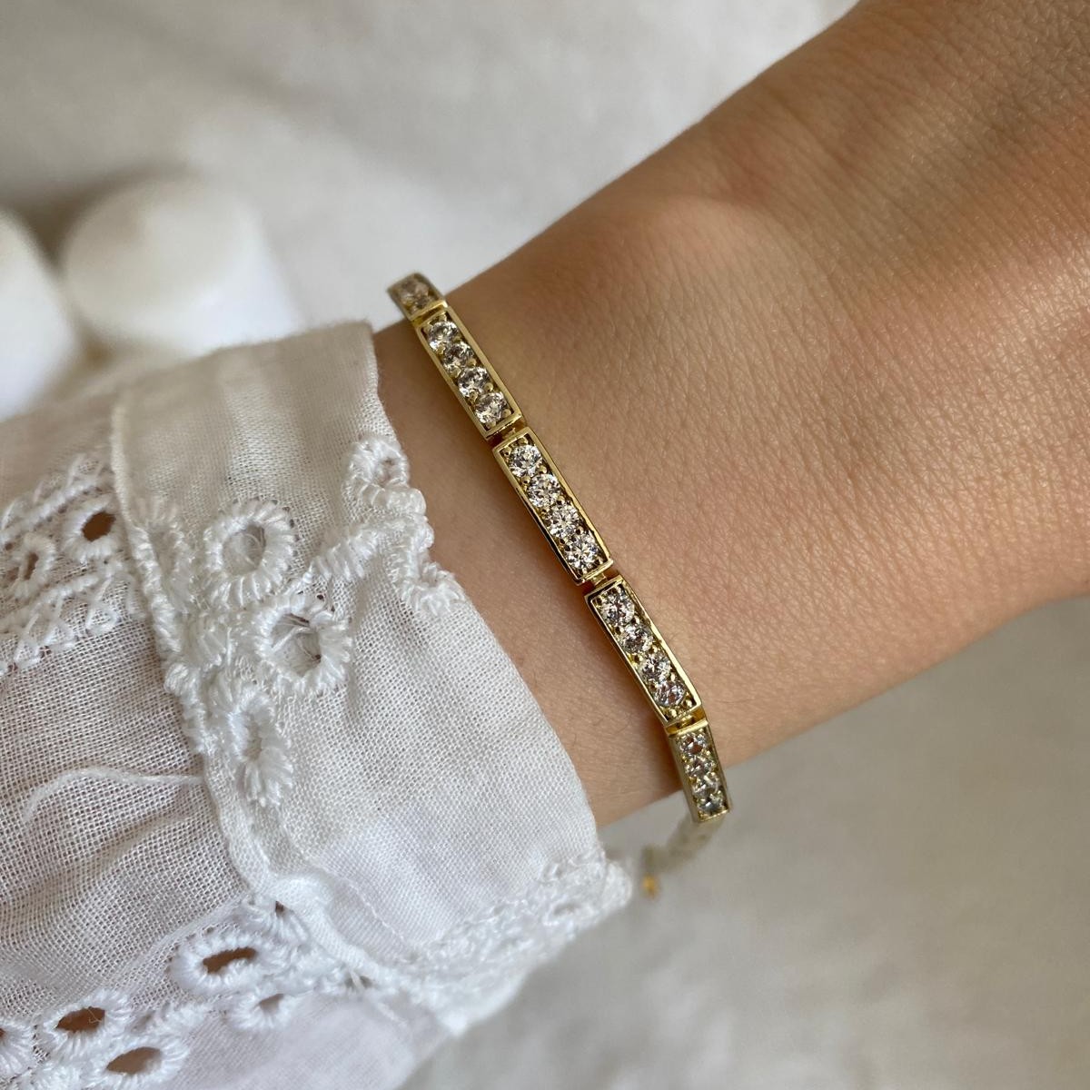 Xuping Gold Rengi Zirkon Taşlı Zarif Bileklik