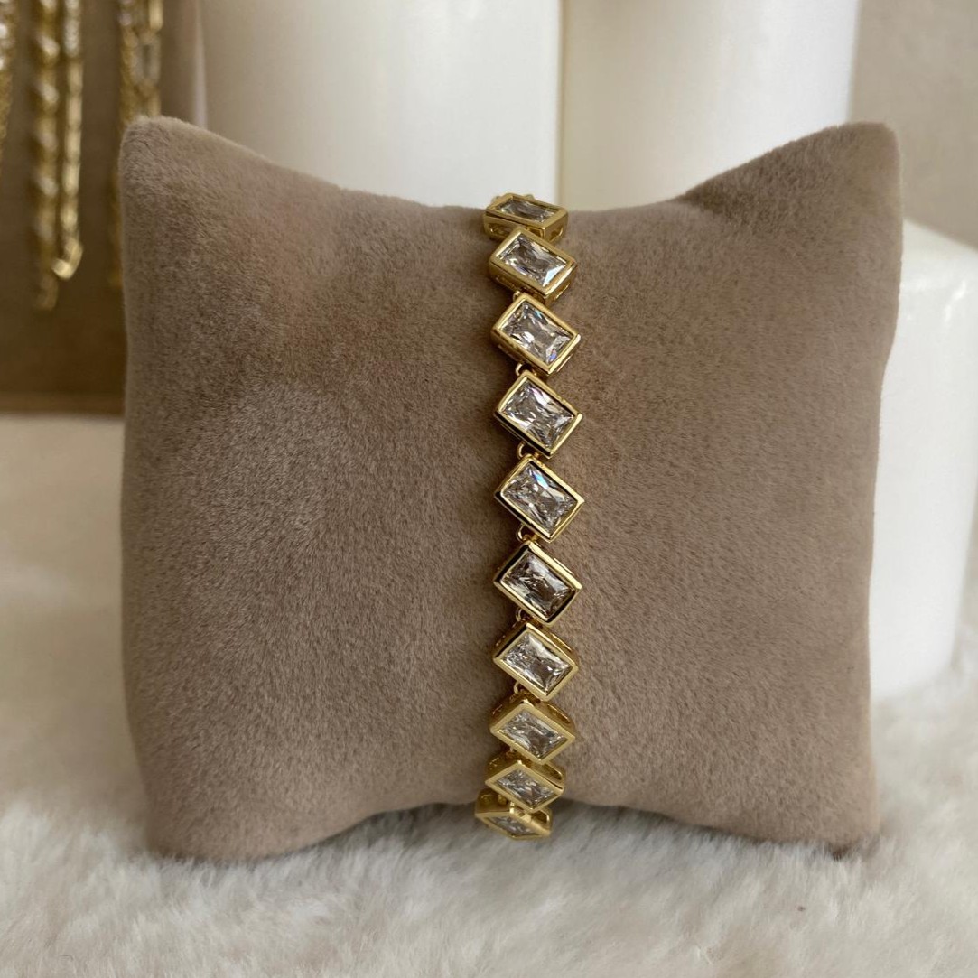 Xuping Gold Rengi Dikdörtgen Çerçeveli Baget Taşlı Bileklik