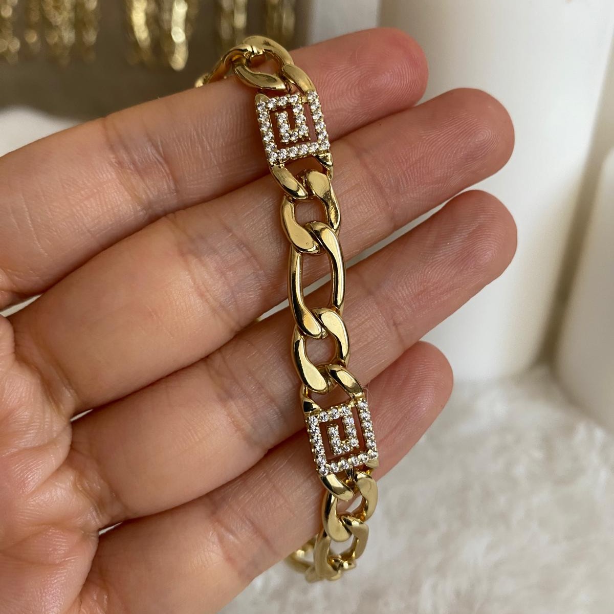 Xuping Gold Rengi Grek Model Taşlı Zincir Bileklik